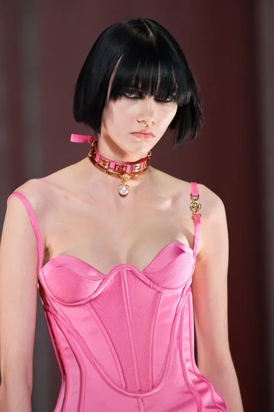 Look 15